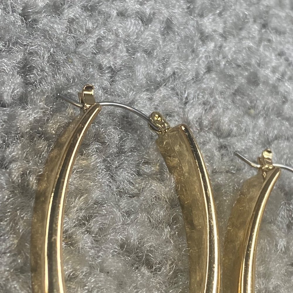 Oval Hoop Earrings Pierced Gold Tone Puffed Hinged Latch Back Click Closure - Picture 12 of 16
